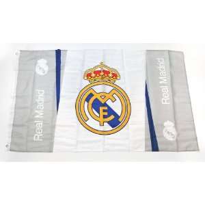  Real Madrid   Official Crest 5ft x 3ft Flag: Sports 