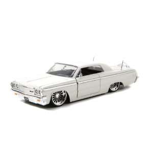  1964 Chevy Impala 1:24 Scale (White): Toys & Games