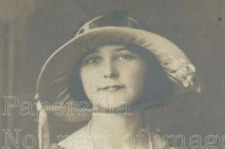 Gorgeous MB Winnipeg 10x13 LARGE PHOTO 1920s CLASSIC FLAPPER HATS 