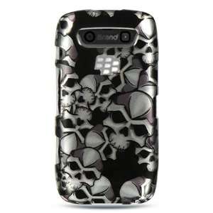 VMG BlackBerry Torch 9850/9860   Black/Silver Skulls Design Hard 2 Pc 