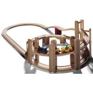  Spiral Twister Train Set: Toys & Games