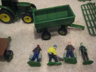 Lot of ERTL Farm Country John Deer Tractors Animals 1/64  
