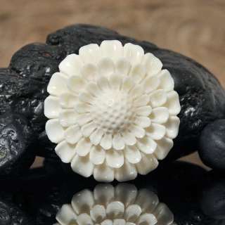 Exotic Flower CAMEO White BUFFALO BONE ART Carving 6.80g  