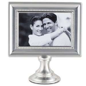  Metal Pedestal Picture Frame with Bead Design in Brushed Silver 
