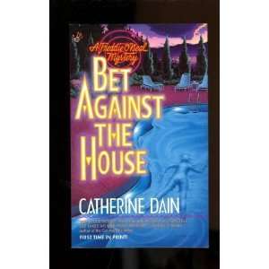   House (A Freddie ONeal Mystery) [Paperback] Catherine Dain Books