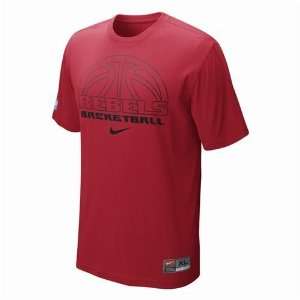  UNLV Rebels 2011 Practice T Shirt (Red): Sports & Outdoors