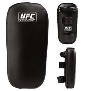  UFC Leather Muay Thai Shield   Size 7 x 15 1/2 x 3 1/2 