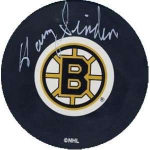  Harry Sinden Autographed Puck   ): Sports & Outdoors
