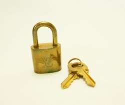 LOUIS VUITTON Monogram ALMA Handbag lock & keys bag LV M51130 