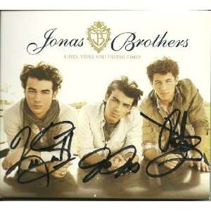  JONAS BROTHERS AUTOGRAPHED CD BY ALL THREE: Everything 