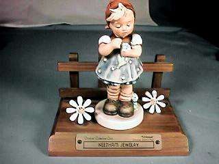 Hummel Figurine Daisies Dont Tell 380 TMK 6 with.Stand  