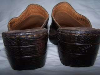 WOMENS BORN SZ 7BROWN LEATHER CLOGS SHOES  