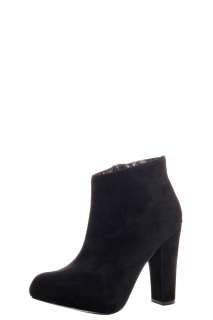  Footwear  Boots  Savannah Black Suedette Heeled Shoe 