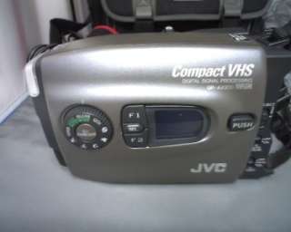 JVC GR AX900 COMPACT VHS CAMCORDER (10619SR)  