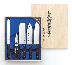 JAPANESE FAMOUS CHEF / KENICHI CHINS KNIFE 5 SETS  
