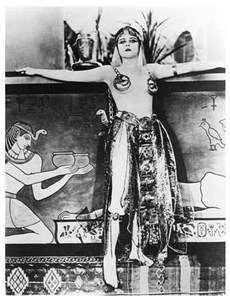 THEDA BARA great still from CLEOPATRA (a341)  
