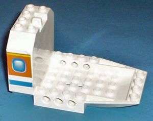 LEGO   Aircraft Fuselage Angular Cockpit ORN (42600)B52  