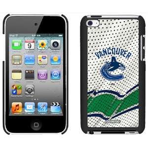 Coveroo Vancouver Canucks Ipod Touch 4Th Generation Case  