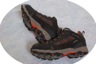 Boy Columbia Hiking Shoes Tagori size 7   New  