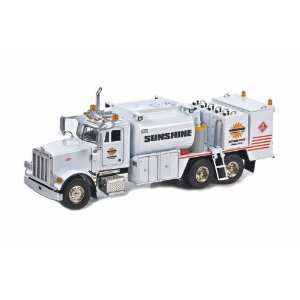   Crane Peterbilt 357 w/Fuel and Lube Diecast Model Truck Toys & Games