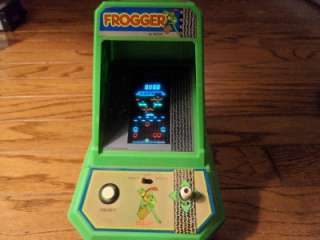   FROGGER 1982 COLECO TABLE TOP MINI ARCADE GAME WORKS GREAT NR  